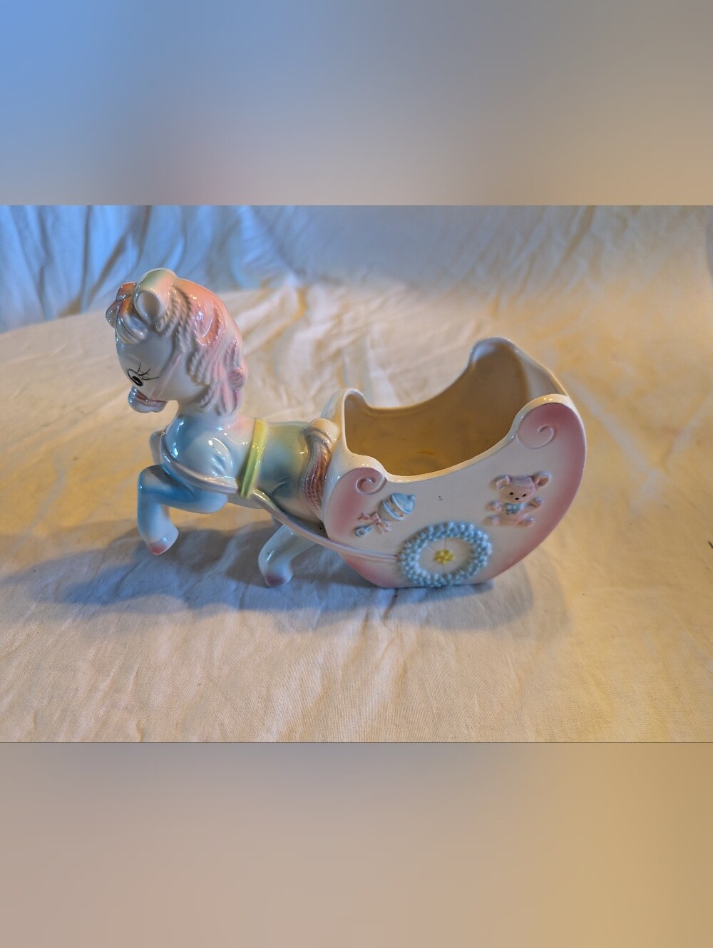 2/40$ Vintage Pastel Ceramic Horse & Sleigh Planter in Pink, Blue, Cream